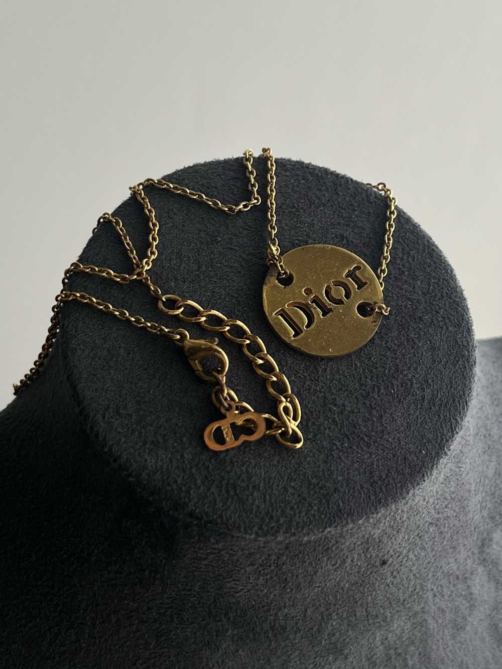 Authentic Vintage Dior Classic Logo Round Medallion Gold Thin Chain Necklace - Picture 5 of 7